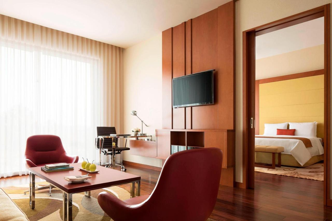 מלון נדומבסרי Courtyard By Marriott Kochi Airport מראה חיצוני תמונה Suite