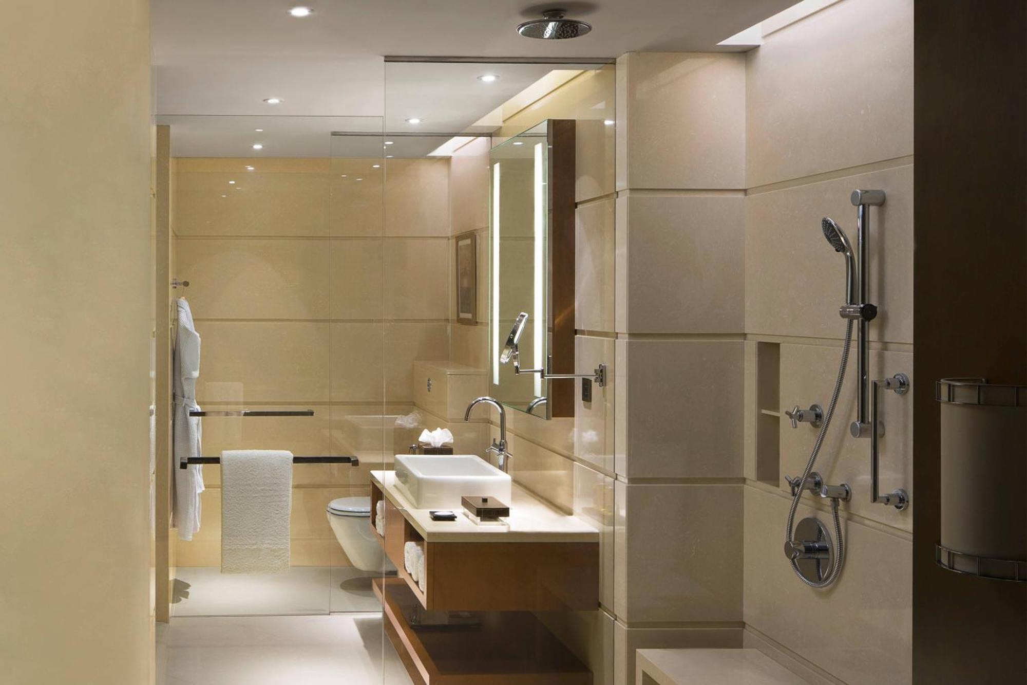 מלון נדומבסרי Courtyard By Marriott Kochi Airport מראה חיצוני תמונה Bathroom