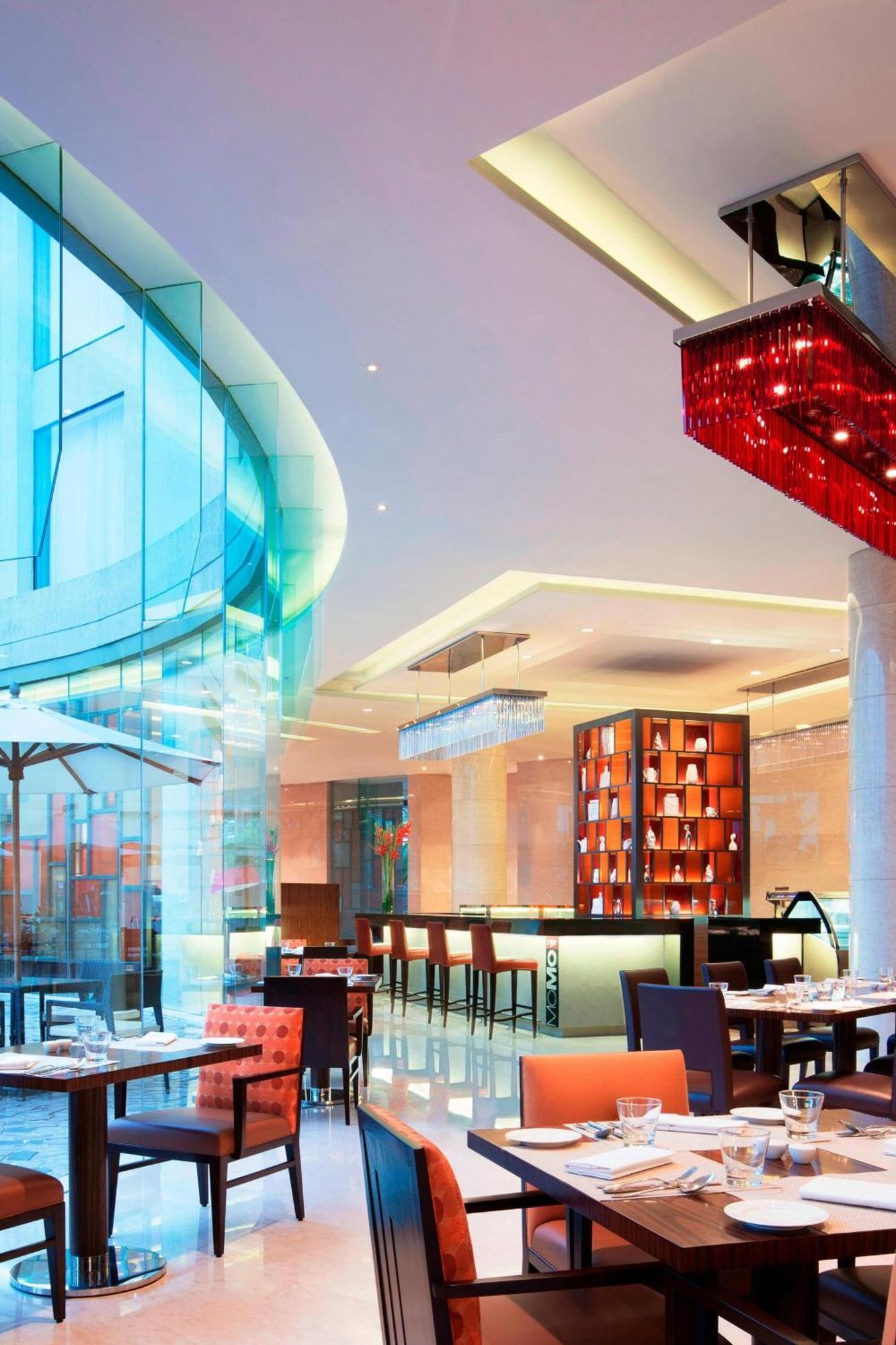 מלון נדומבסרי Courtyard By Marriott Kochi Airport מראה חיצוני תמונה The Bar