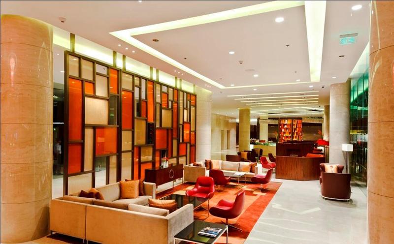 מלון נדומבסרי Courtyard By Marriott Kochi Airport מראה חיצוני תמונה Lobby