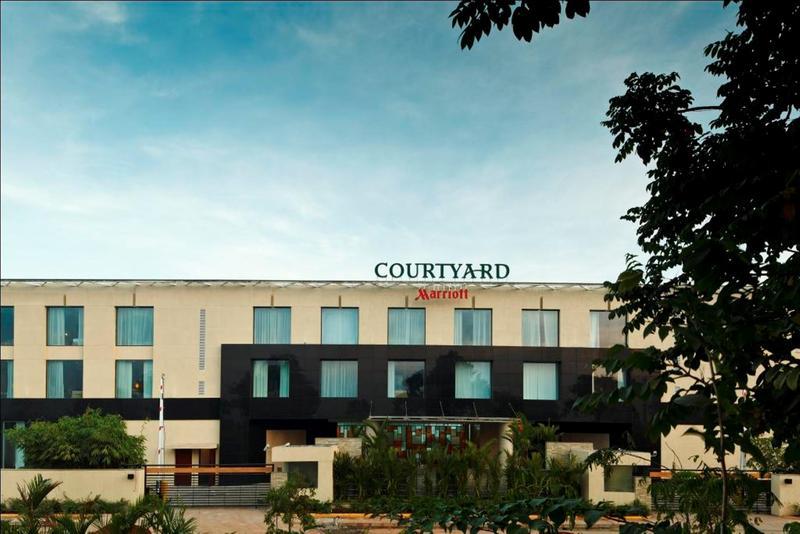 מלון נדומבסרי Courtyard By Marriott Kochi Airport מראה חיצוני תמונה Courtyard Marriott, Mysore