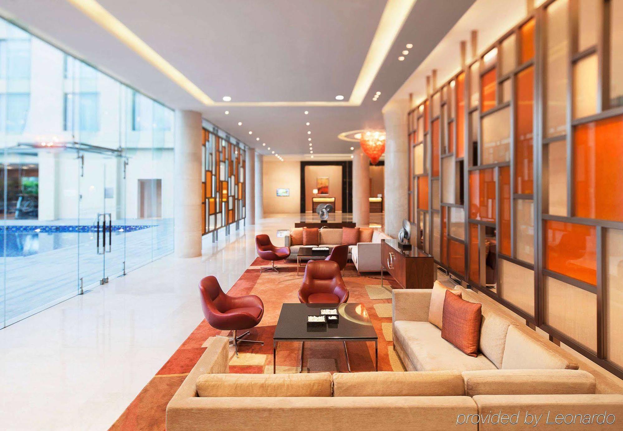 מלון נדומבסרי Courtyard By Marriott Kochi Airport מראה חיצוני תמונה Lobby