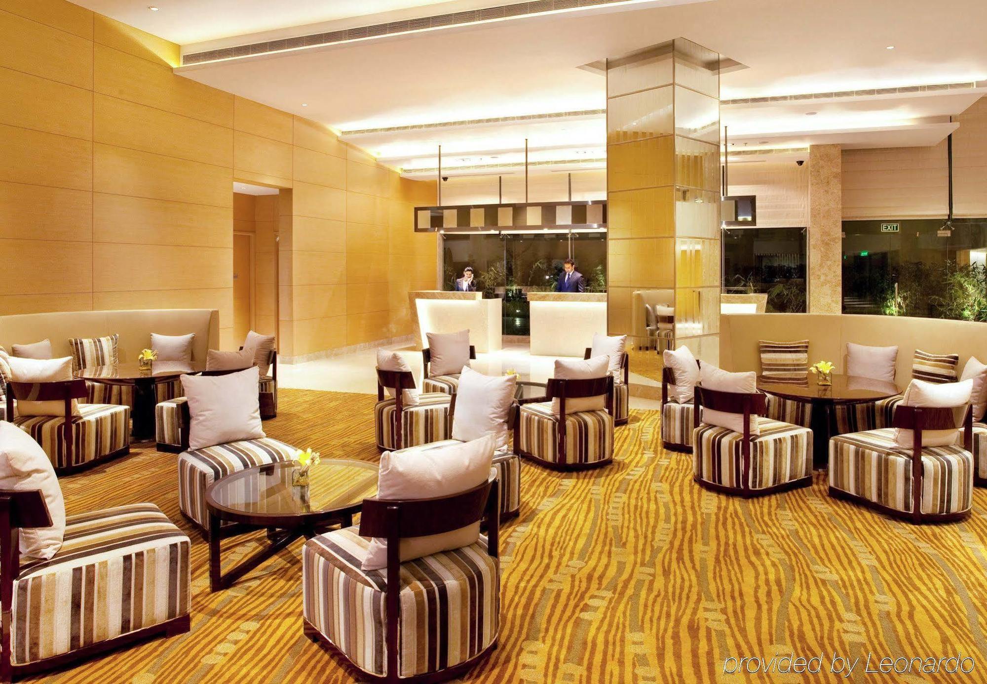 מלון נדומבסרי Courtyard By Marriott Kochi Airport מראה חיצוני תמונה The lounge at the airport